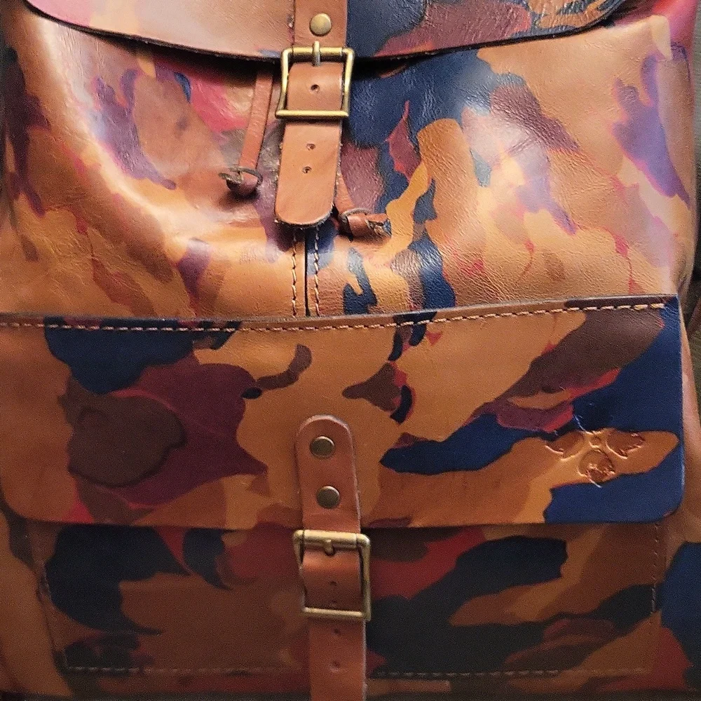 NWOT Gorgeous Patricia Nash Leather Camo Backpack - Picture 7 of 10